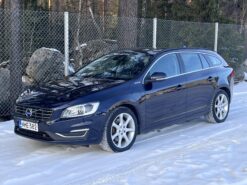 Volvo V60 D5 AWD TwE Classic Momentum aut / Navi / Webasto / Koukku / Tutkat /