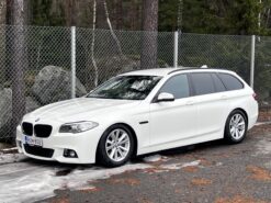 BMW 520 F11 Touring 520d A xDrive Business Sport / Nahat / Sporttipenkit / Tutkat / Koukku / Lämmitin / KW alusta /