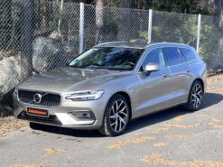 Volvo V60 D4 Momentum AWD Aut / P.kamera / Nahat / LED / Keyless / VOC / Koukku / Lämmitettävä tuulilasi /