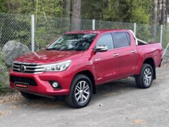 Toyota Hilux Double Cab 2.4 D-4D Invincible Legend 4WD A/T / ALV / P.kamera / Nahat / Keyless / Ruostesuojattu /
